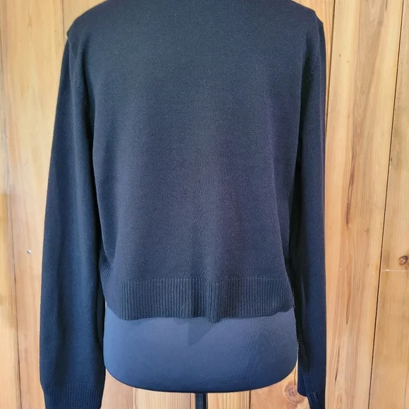 Elegant Black Sweater with White Bow - Picture 8 of 14